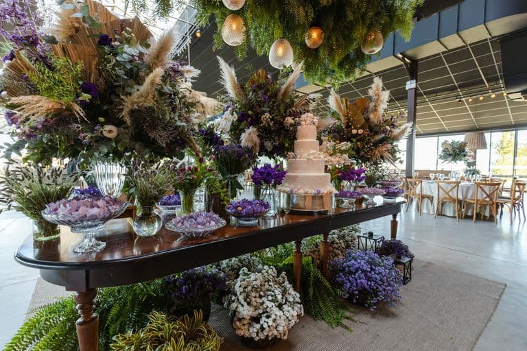12 Creative Photo Wall Ideas for Your Wedding Reception