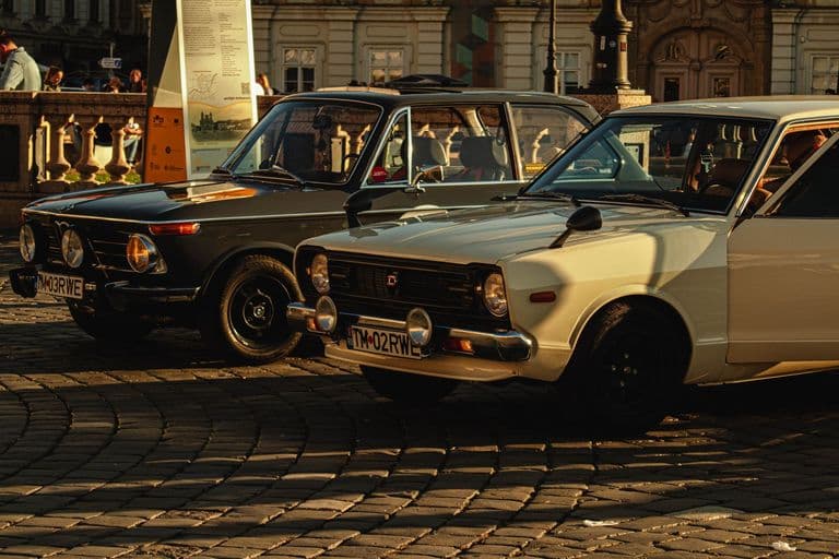 Car Show Photo Sharing: How 80 Enthusiasts Can Fill One Gallery Without a Single Group Chat