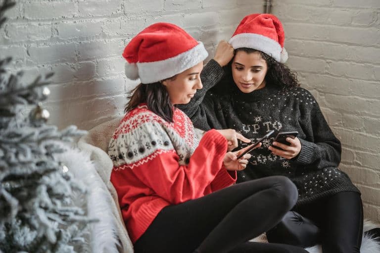 How to Share Event Photos with Guests (No App Required)