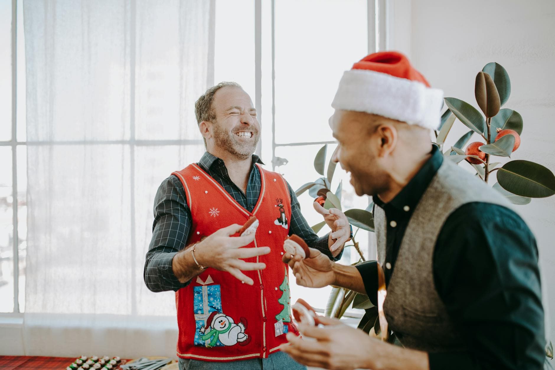 The Ultimate Guide to Capturing Candid Guest Photos at Parties