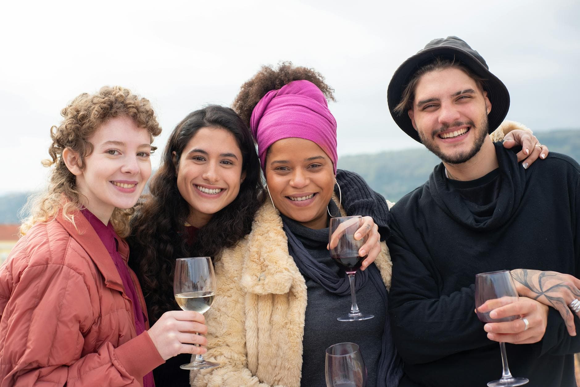 How to Set Up a Multi-Language Event Gallery That International Guests Actually Use