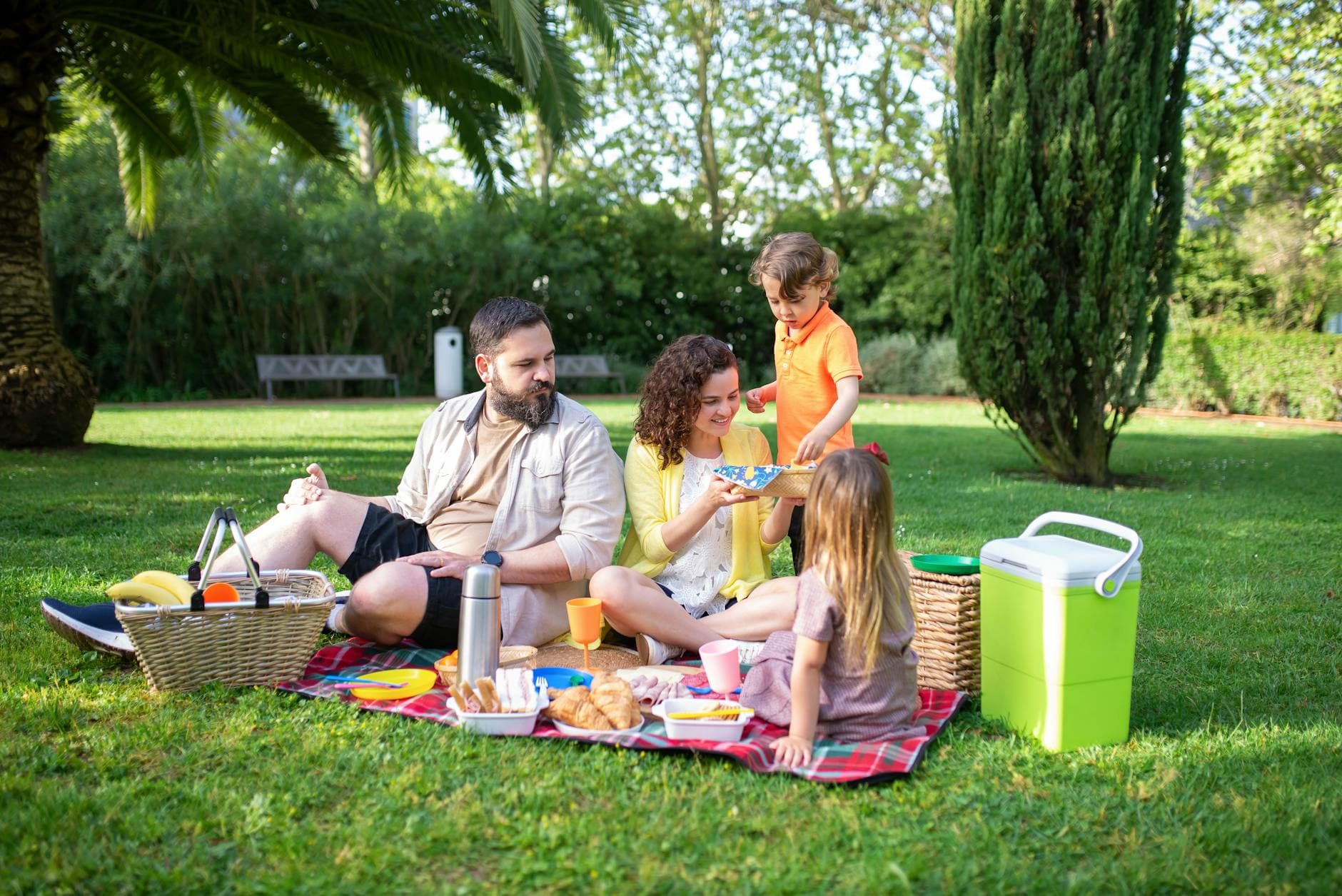 Photo Sharing Ideas for Family Reunions: Keep Everyone Connected After the Event
