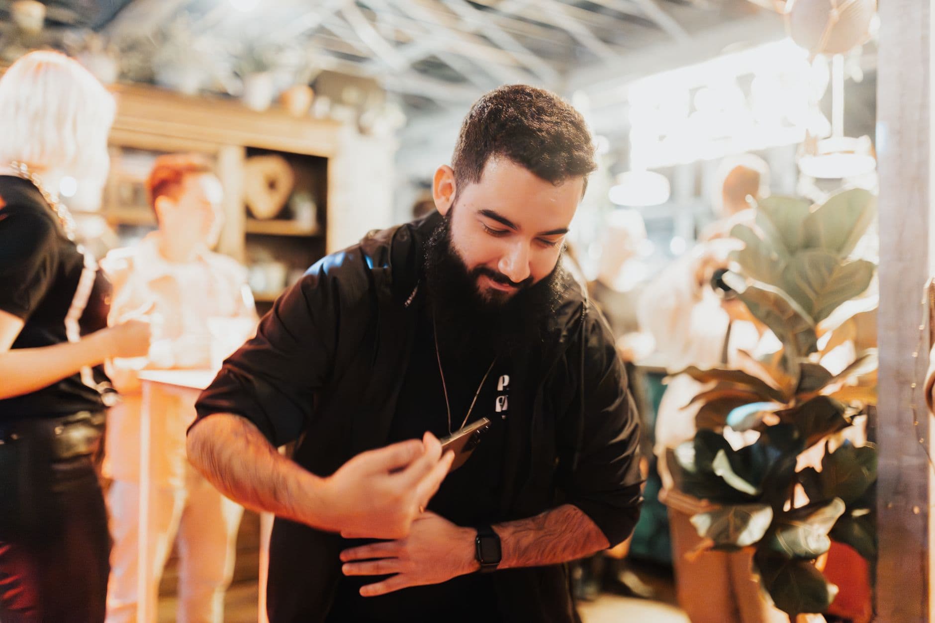 How to Set Upload Reminders and Deadlines for Event Guests