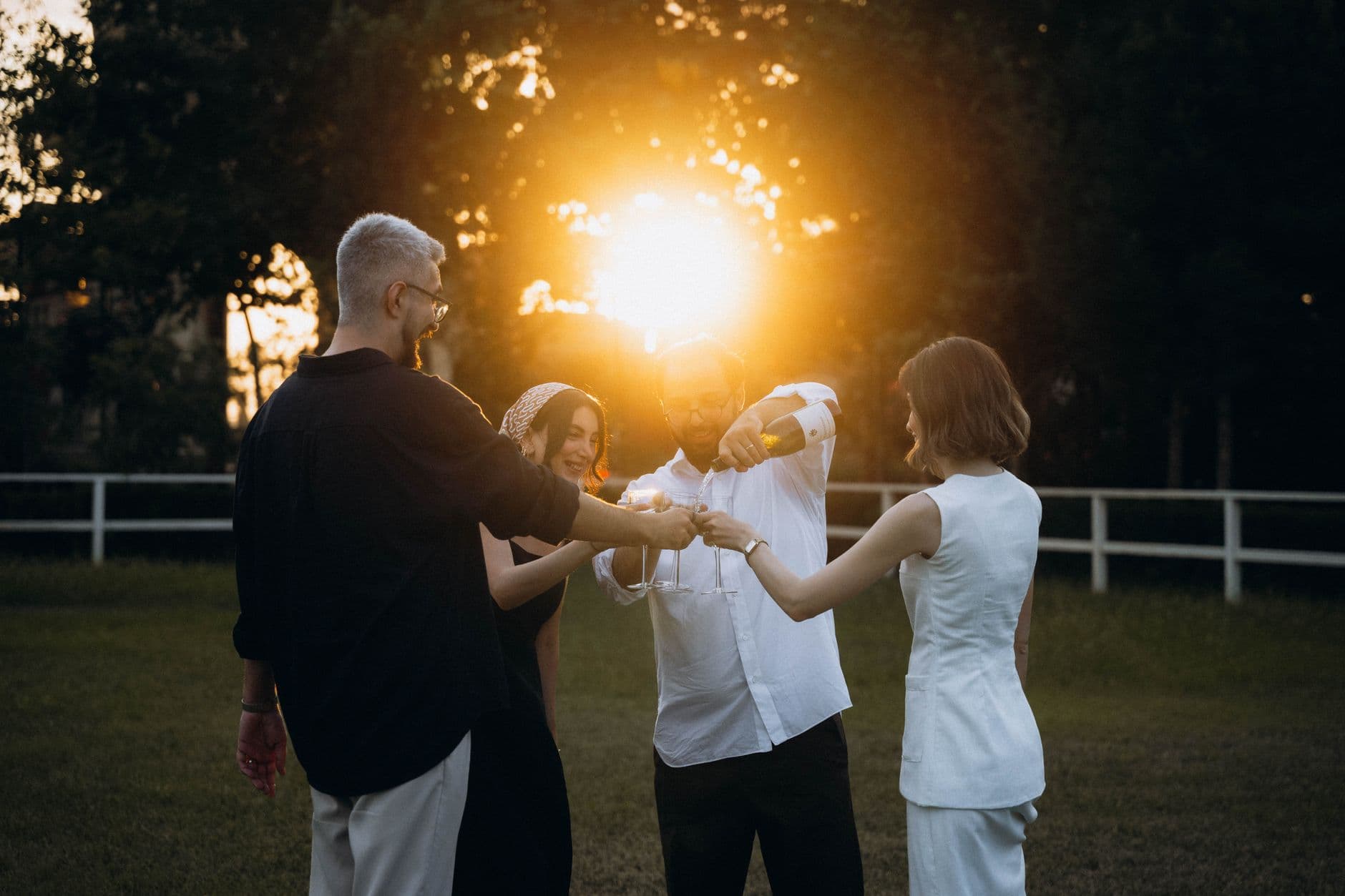 Housewarming Party Photo Sharing: How to Capture Your New Place Through Everyone's Eyes