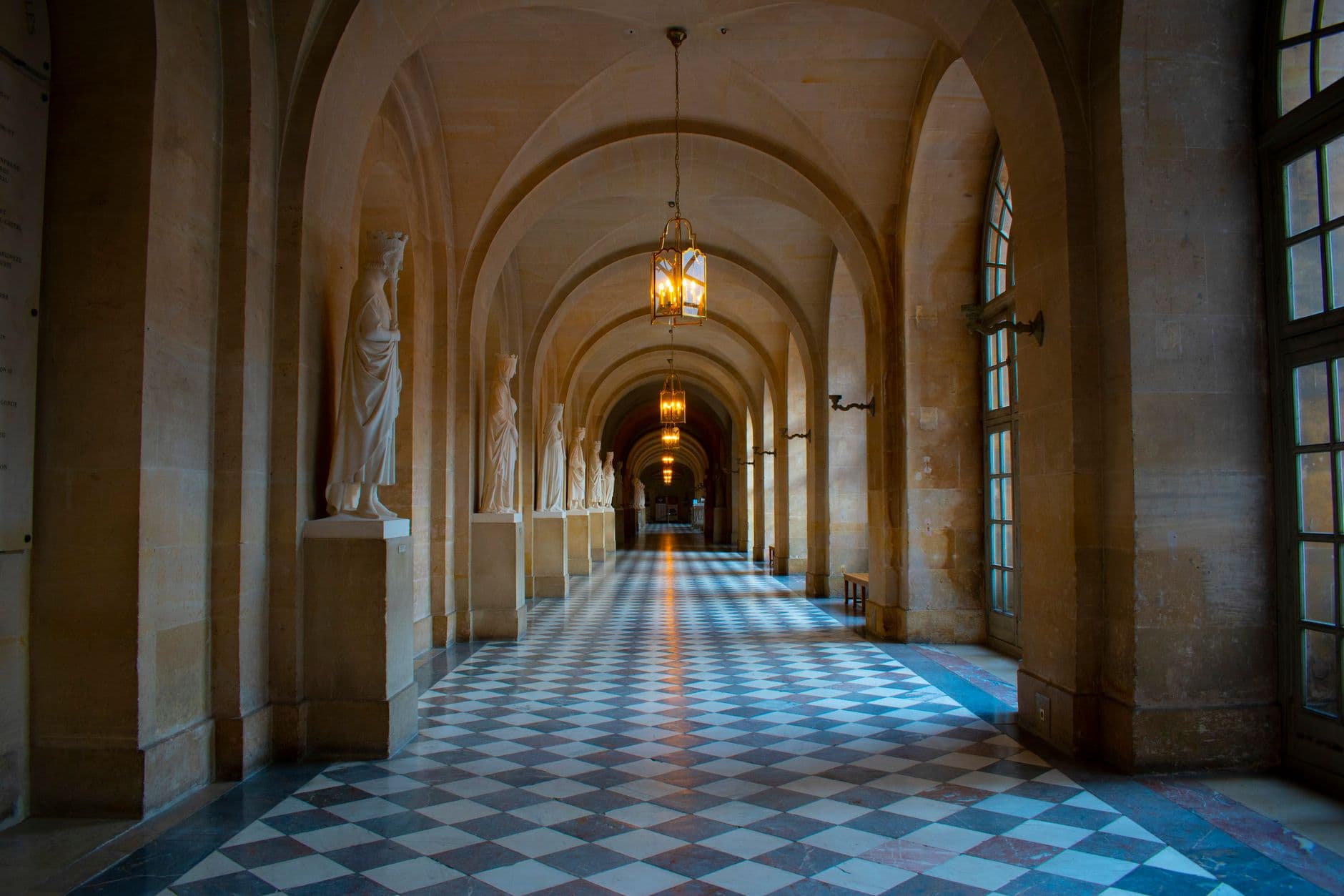 Courthouse Wedding Photo Ideas That Look Anything But Basic