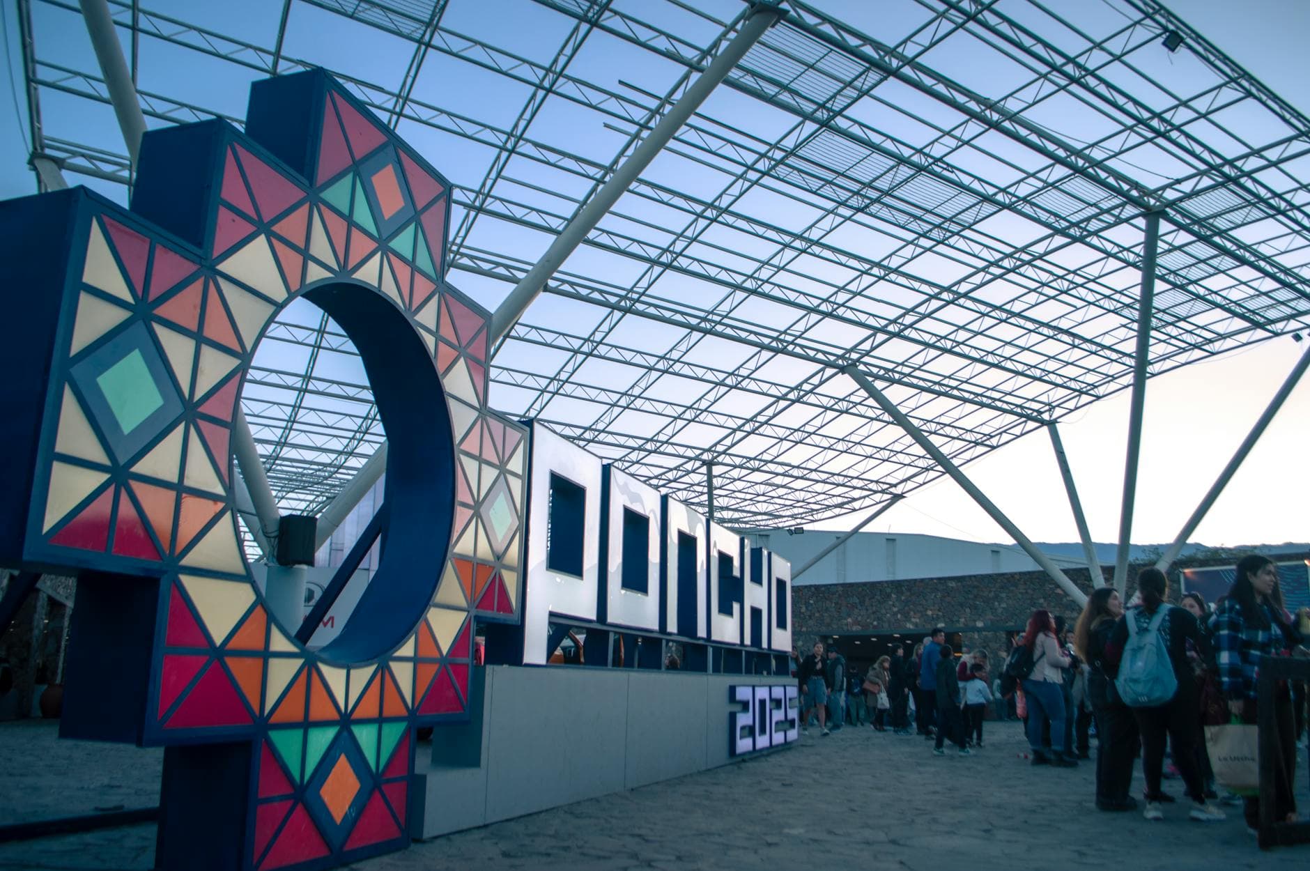 Photo Sharing for Large Venues: Stadiums, Halls, and Convention Centers