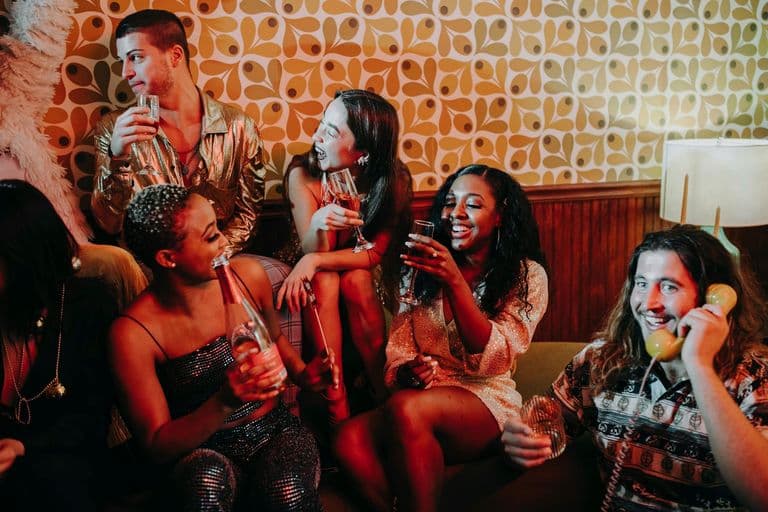The Best Cross-Platform Photo Sharing Apps for Events: iPhone, Android, and Web