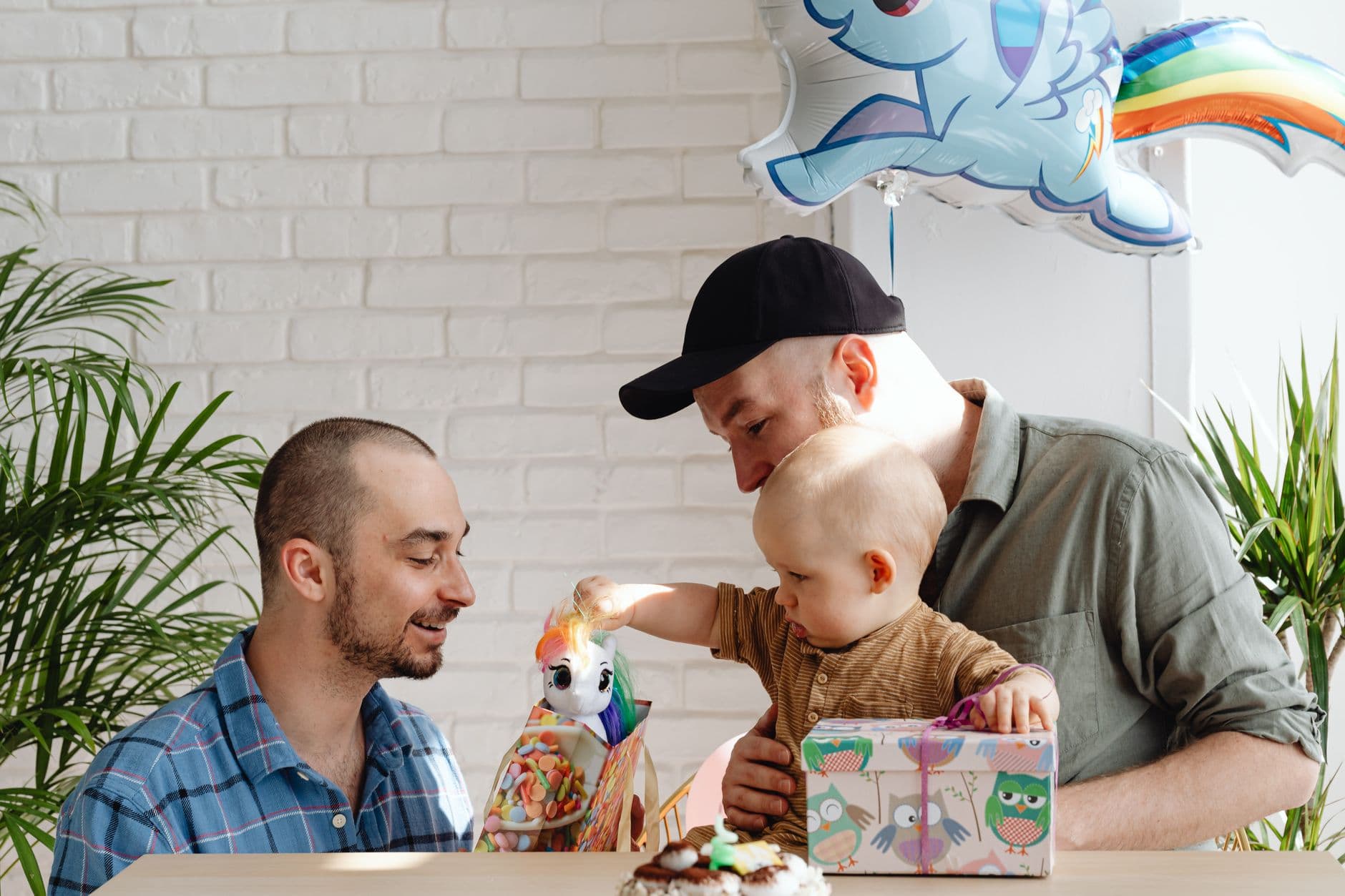 Baby Welcome & First Birthday Photos: How to Collect Every Guest's Shots in One Place
