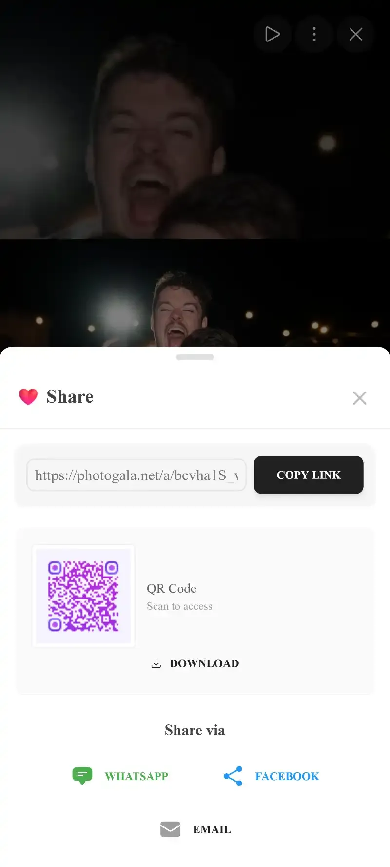 Comments and reactions on reunion photos