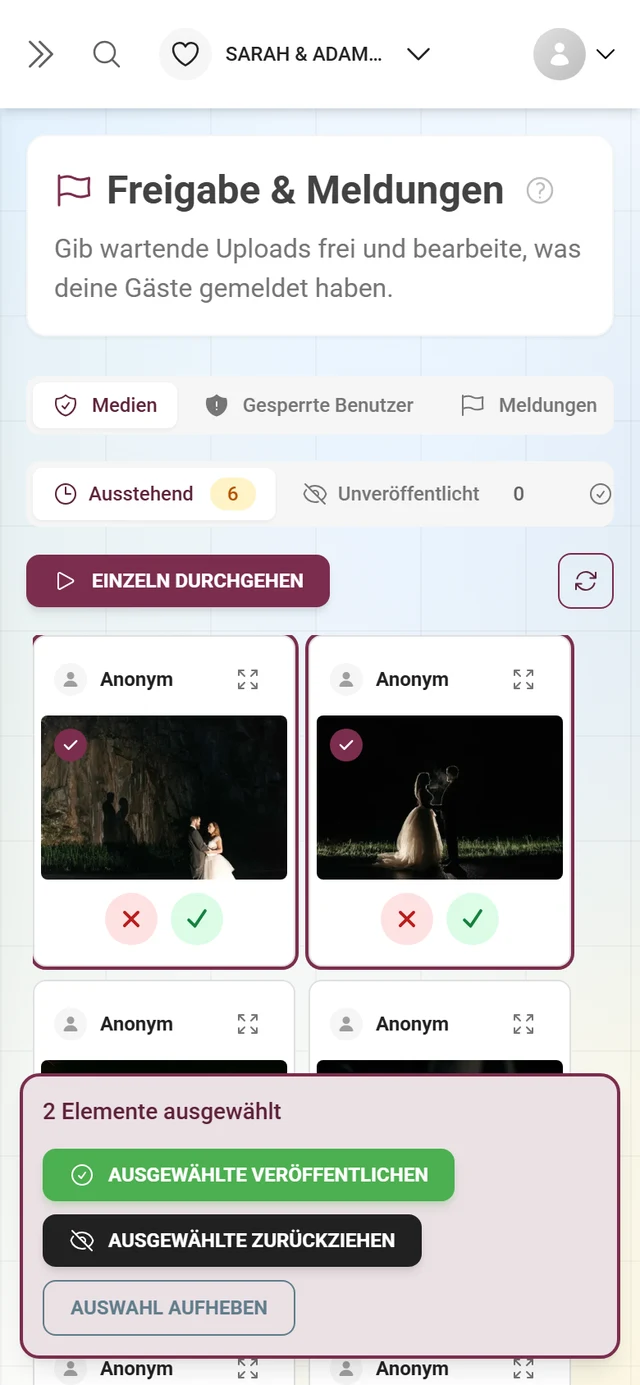 Zwei ausgewählte Karten mit Auswahlring und die schwebende Leiste mit Ausgewählte veröffentlichen, Ausgewählte zurückziehen und Auswahl aufheben
