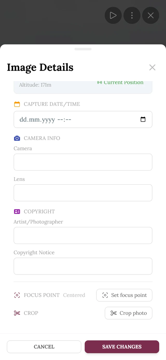 Image details in edit mode with GPS location, capture date, camera info, copyright and the rows Focus point and Crop
