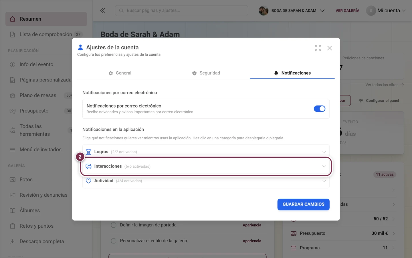 Pestaña Notificaciones con las tres categorías plegadas, la cabecera Interacciones marcada en rojo