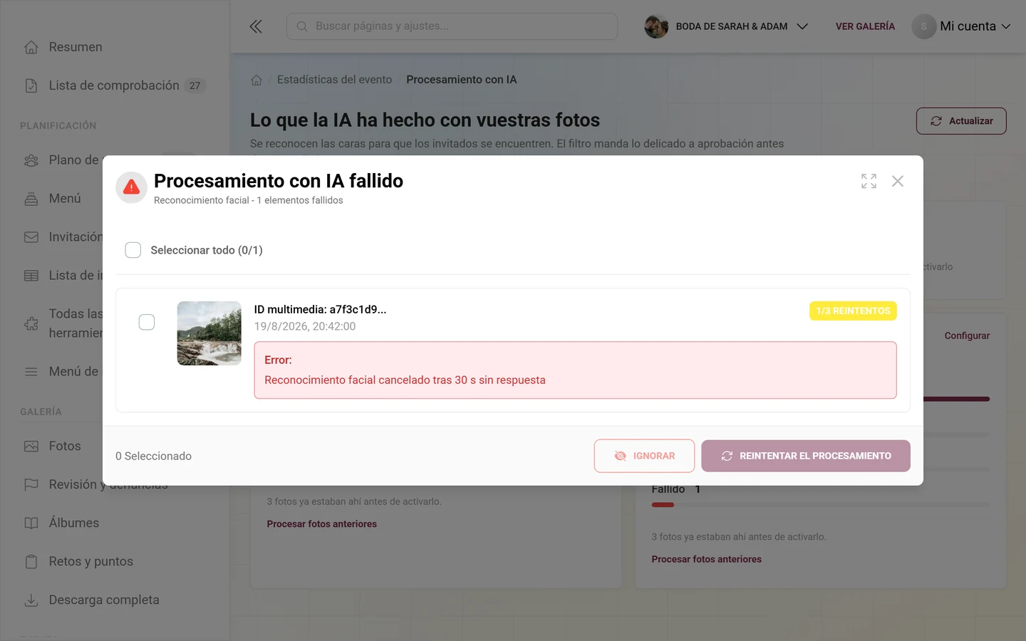 Diálogo Procesamiento con IA fallido con una entrada, su miniatura, un chip de reintentos y un cuadro de error rojo