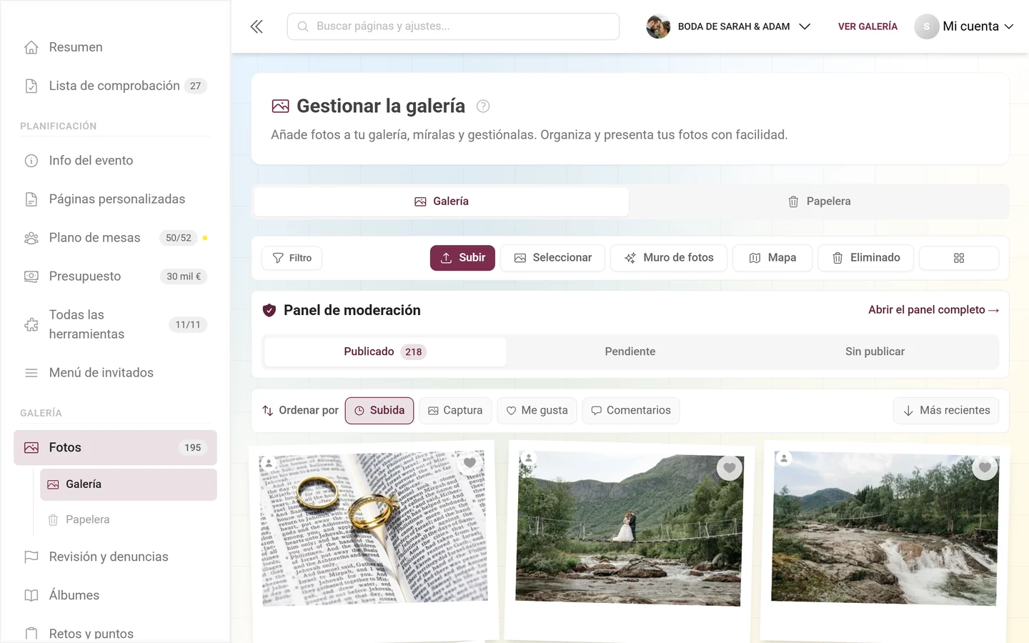 Página Gestionar la galería con pestañas, barra de acciones, panel de moderación, barra de orden y cuadrícula de fotos
