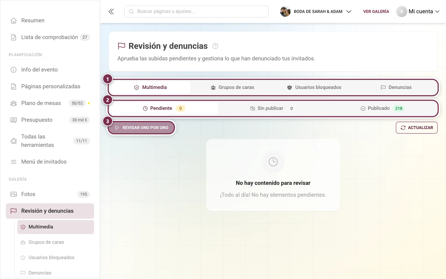 Página Revisión y denuncias en el panel de administración con las pestañas Multimedia, Usuarios bloqueados y Denuncias