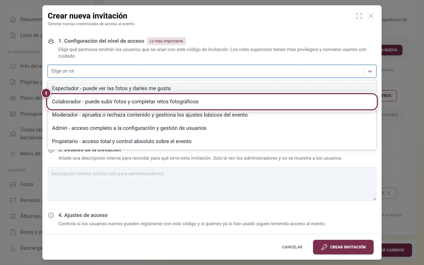 Selector de roles desplegado en el diálogo de invitación con la entrada Colaborador resaltada