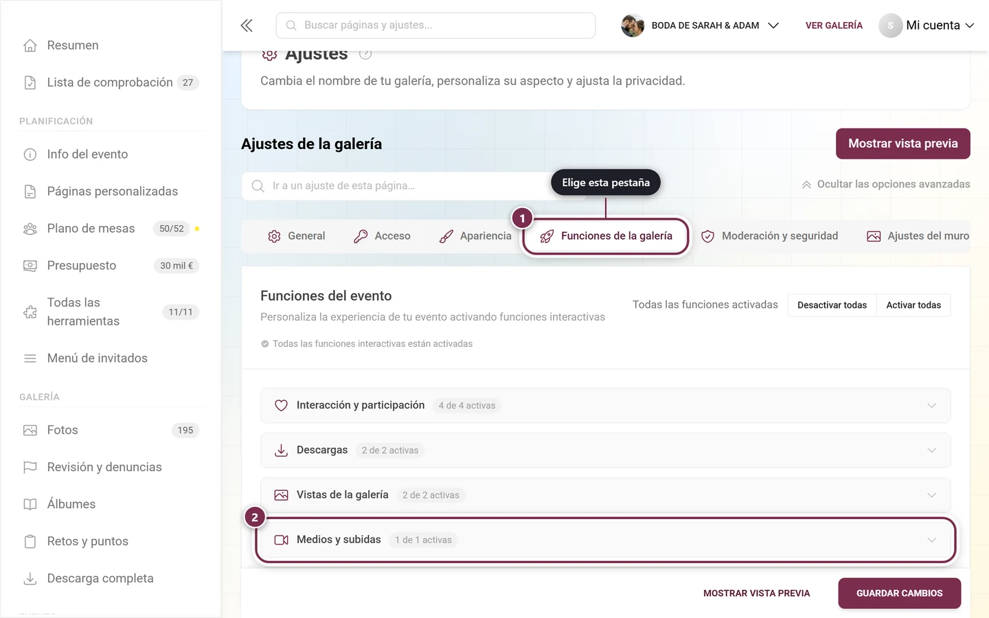 Pestaña Funciones de la galería resaltada, debajo el bloque desplegable Medios y subidas resaltado