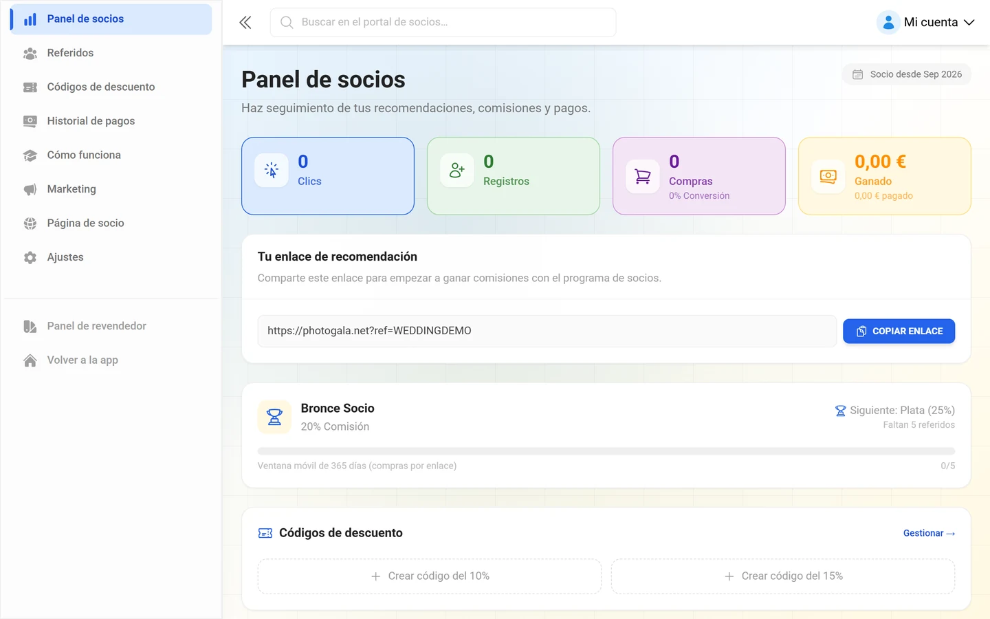 Panel de afiliado con indicadores y enlace de recomendación