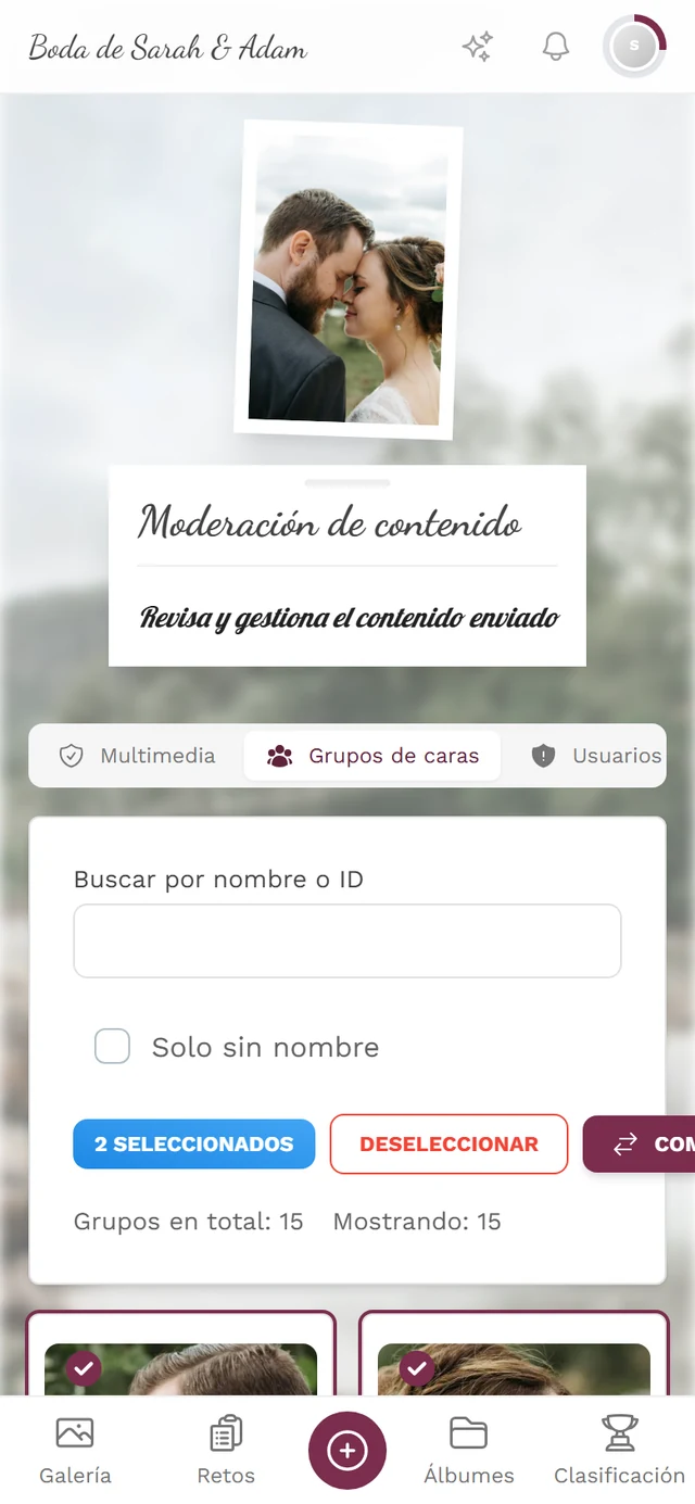 Dos tarjetas de grupo marcadas y arriba la barra con 2 seleccionados, Deseleccionar y Combinar