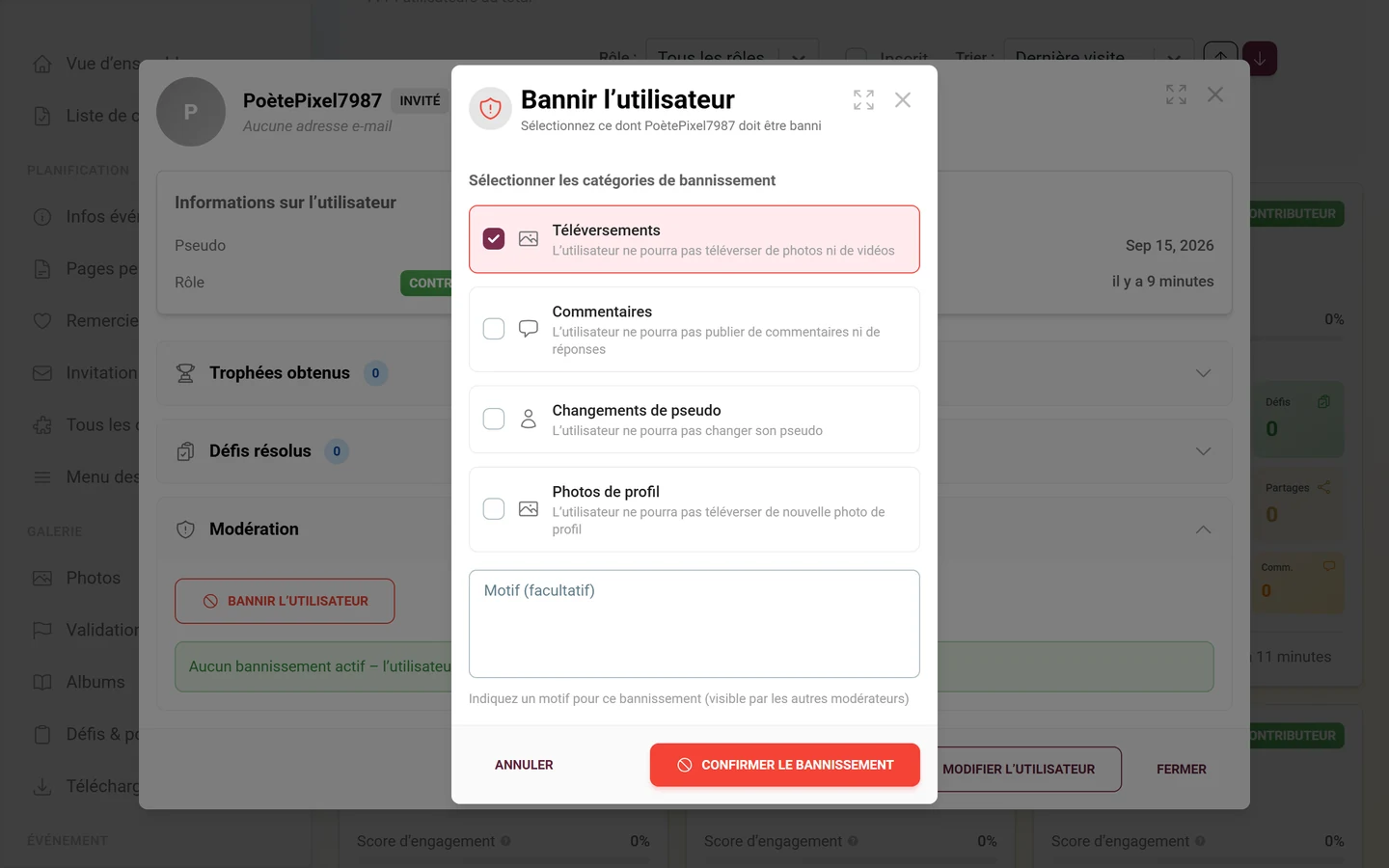 Fenêtre Bannir l'utilisateur avec les quatre catégories, Téléversements coché et le champ Motif