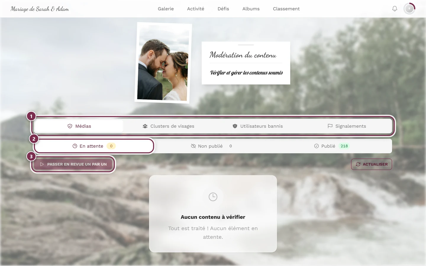 Page de modération sans le cadre d'administration, avec la barre d'onglets, le filtre de statut et le mode de vérification mis en évidence