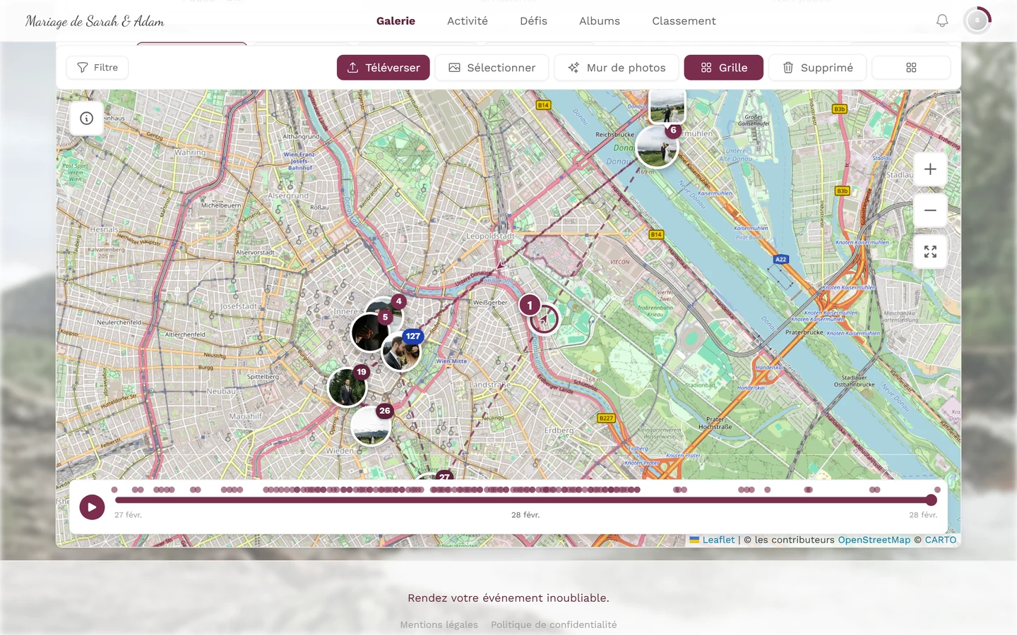 Carte avec un itinéraire de trajet en pointillés entre trois stations et une flèche de direction mise en évidence