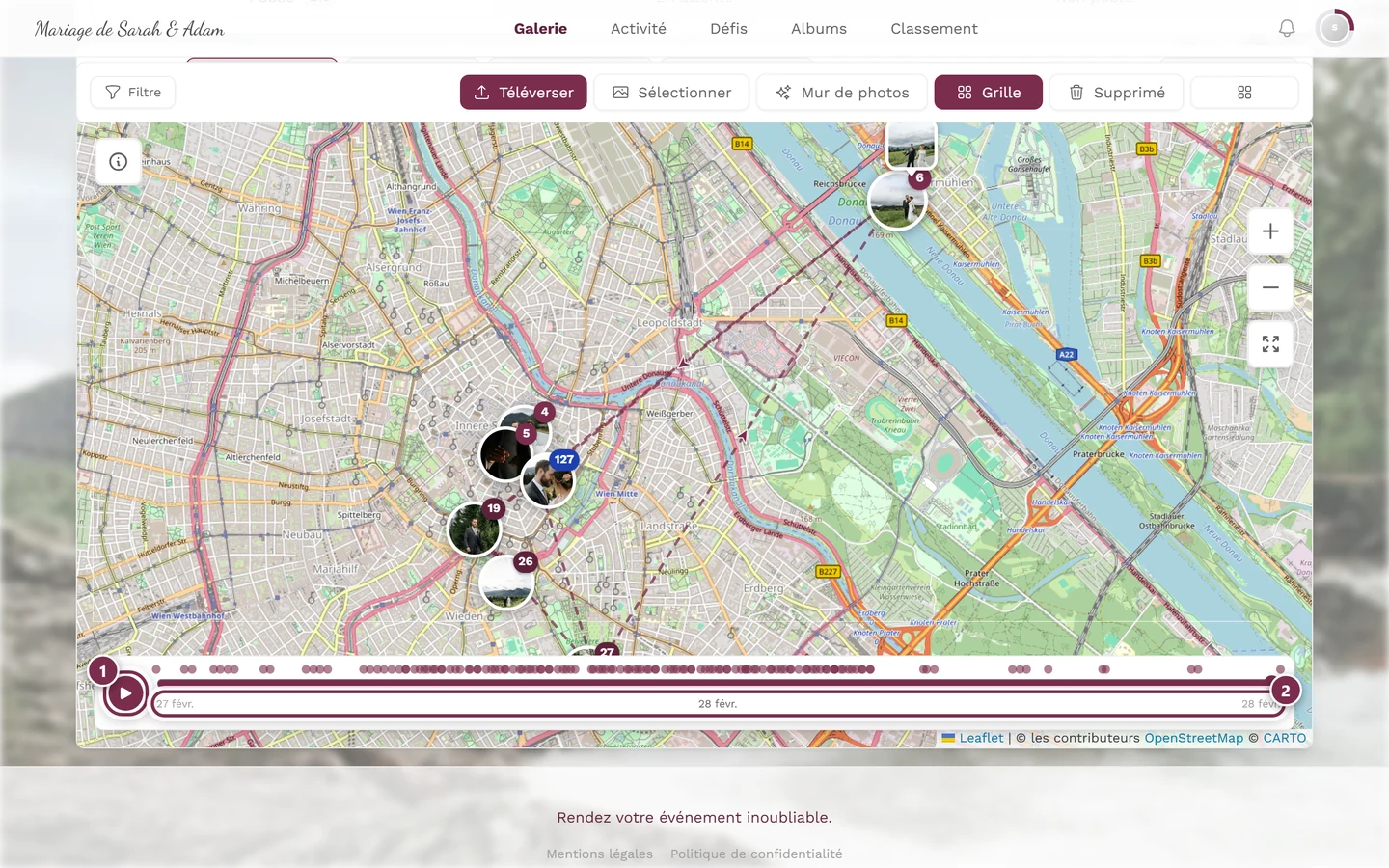 Chronologie en bas de la carte avec le bouton de lecture et les libellés de date mis en évidence