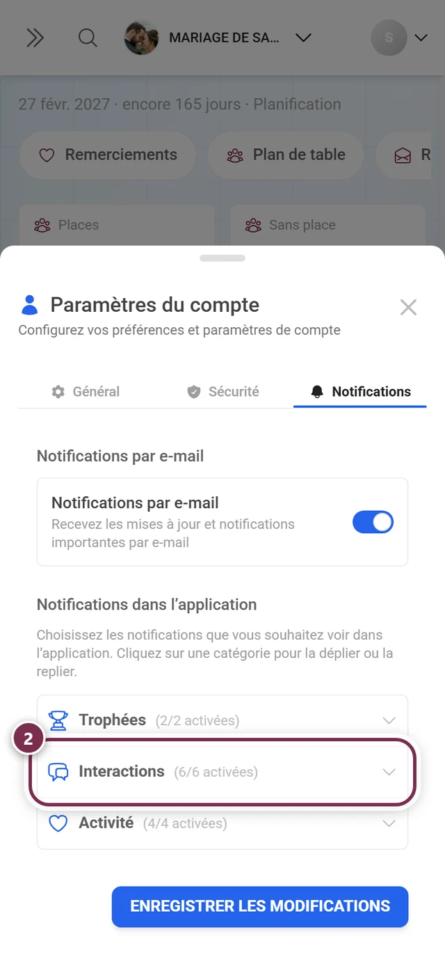 Onglet Notifications avec les trois catégories repliées, l'en-tête Interactions est mis en évidence en rouge