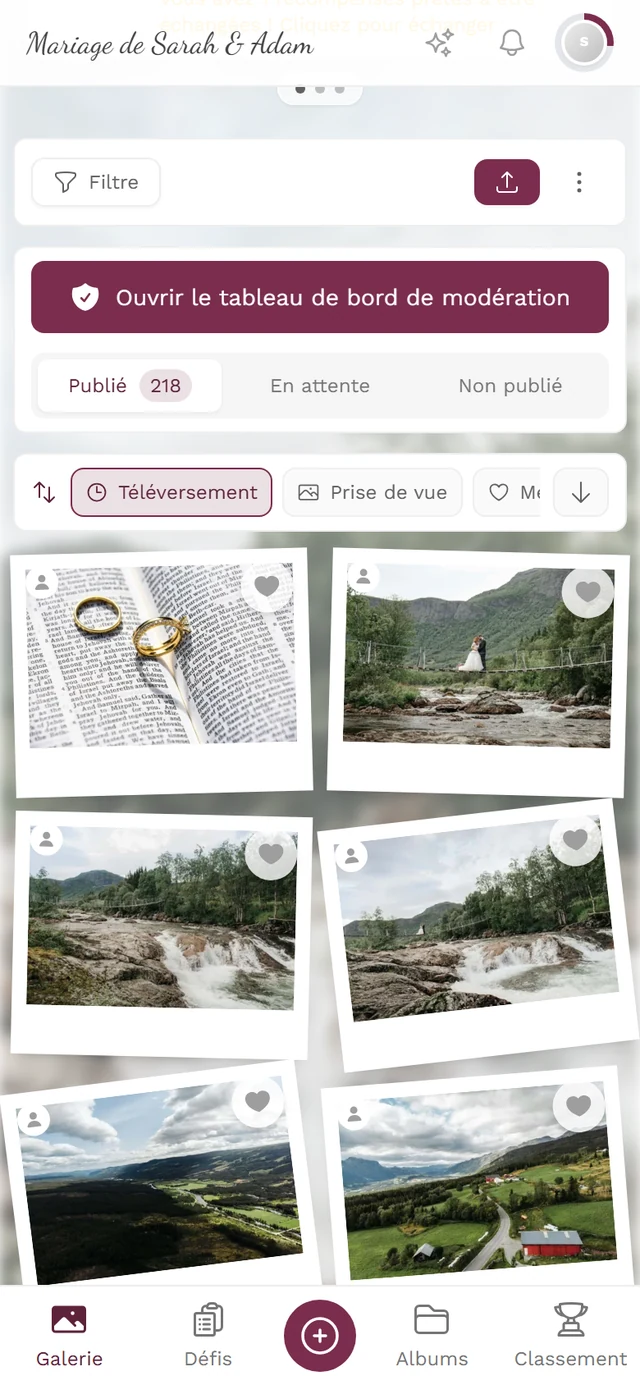 Galerie avec la carte Panneau de modération entre la barre de filtres et la grille de photos, avec les onglets Publié, En attente et Non publié