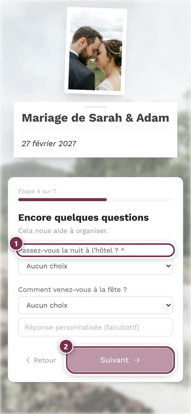 Question obligatoire avec astérisque rouge et un bouton Suivant pâle et non cliquable