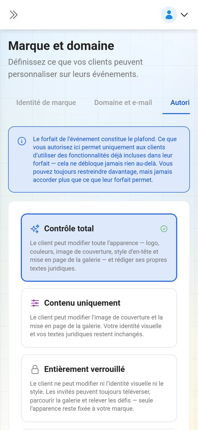 Onglet Autorisations des clients avec un interrupteur par domaine