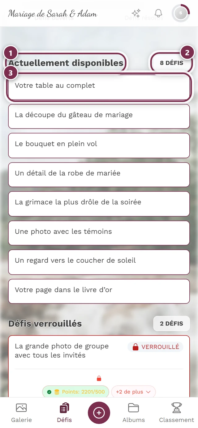 Section Actuellement disponibles avec trois repères : titre, compteur, première carte de défi