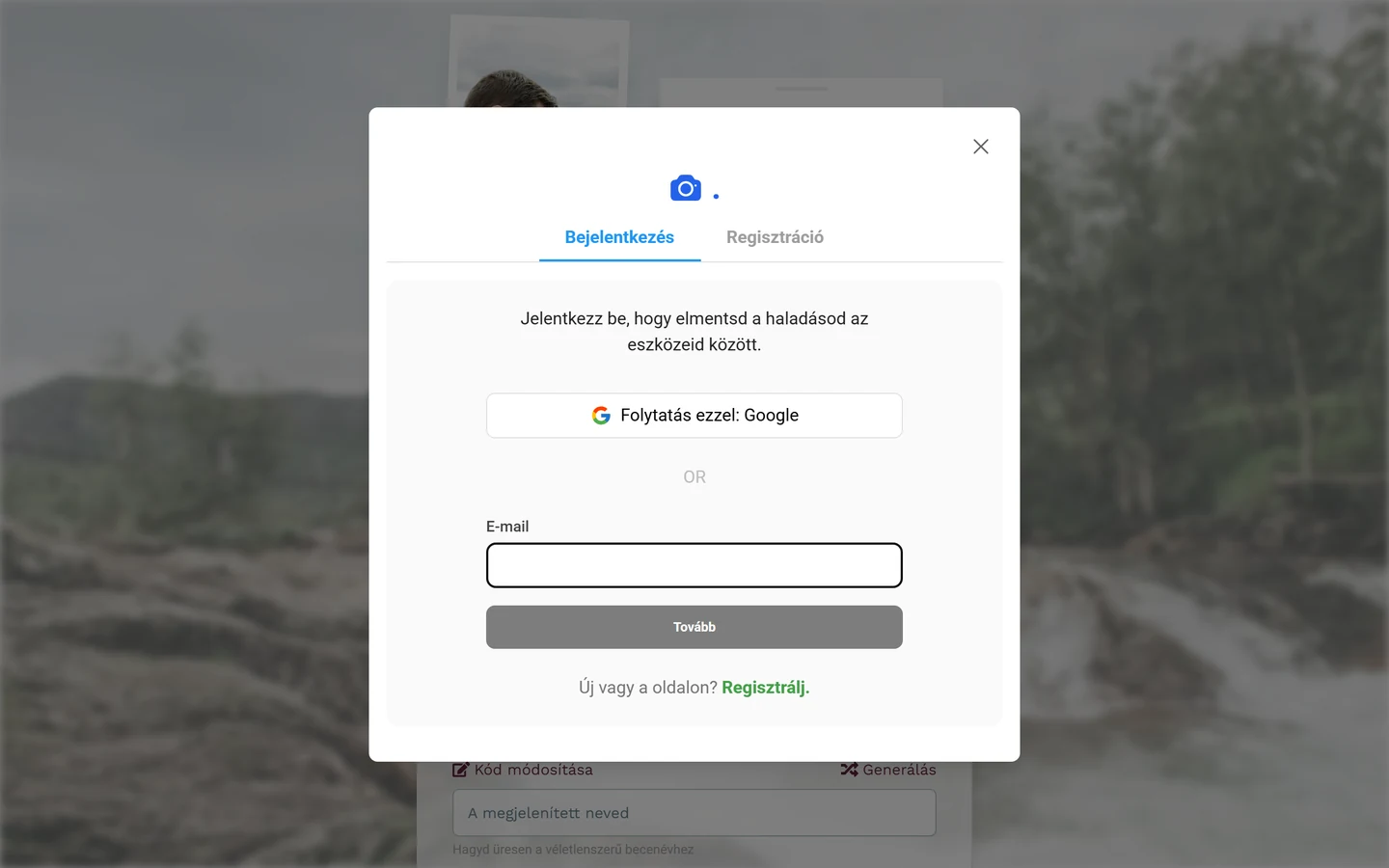 Bejelentkezési párbeszédablak Google és e-mail opciókkal