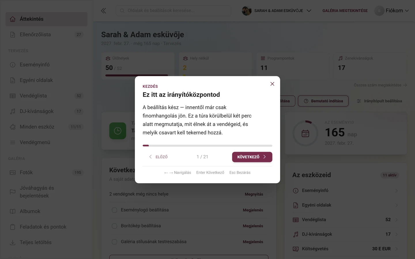 A vezetett bemutató egy lépése a fejezetsorral, címmel, szöveggel és az X/Y kijelzéssel