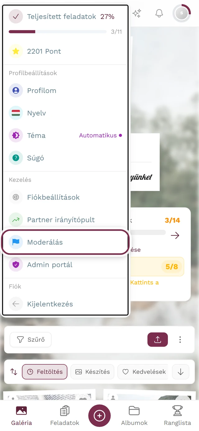 Nyitott profilmenü jobbra fent, kiemelve a Moderálás bejegyzéssel
