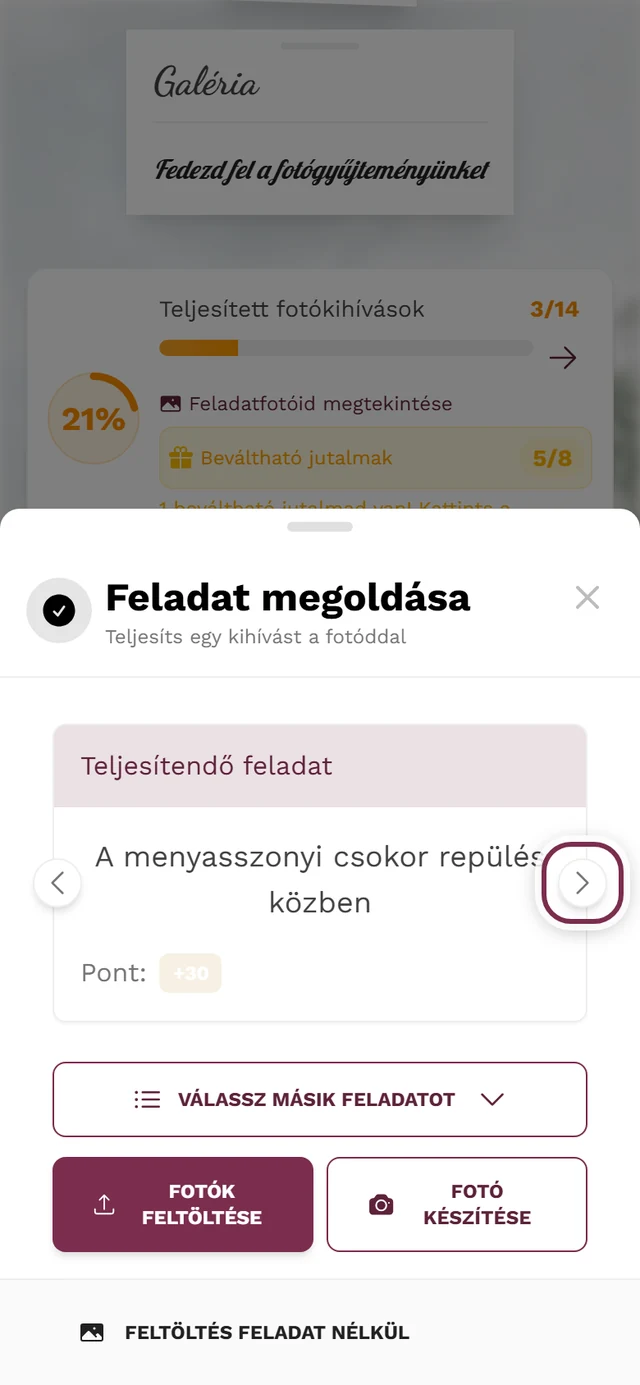 Feladatkártya a feltöltési párbeszédablakban, kiemelve a Következő feladat nyíl