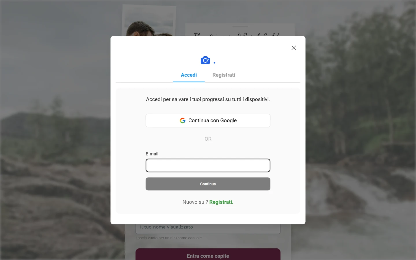 Finestra di accesso con le opzioni Google ed e-mail