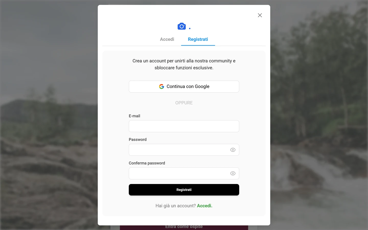 Vista Registrati con i campi E-mail, Password e Conferma password