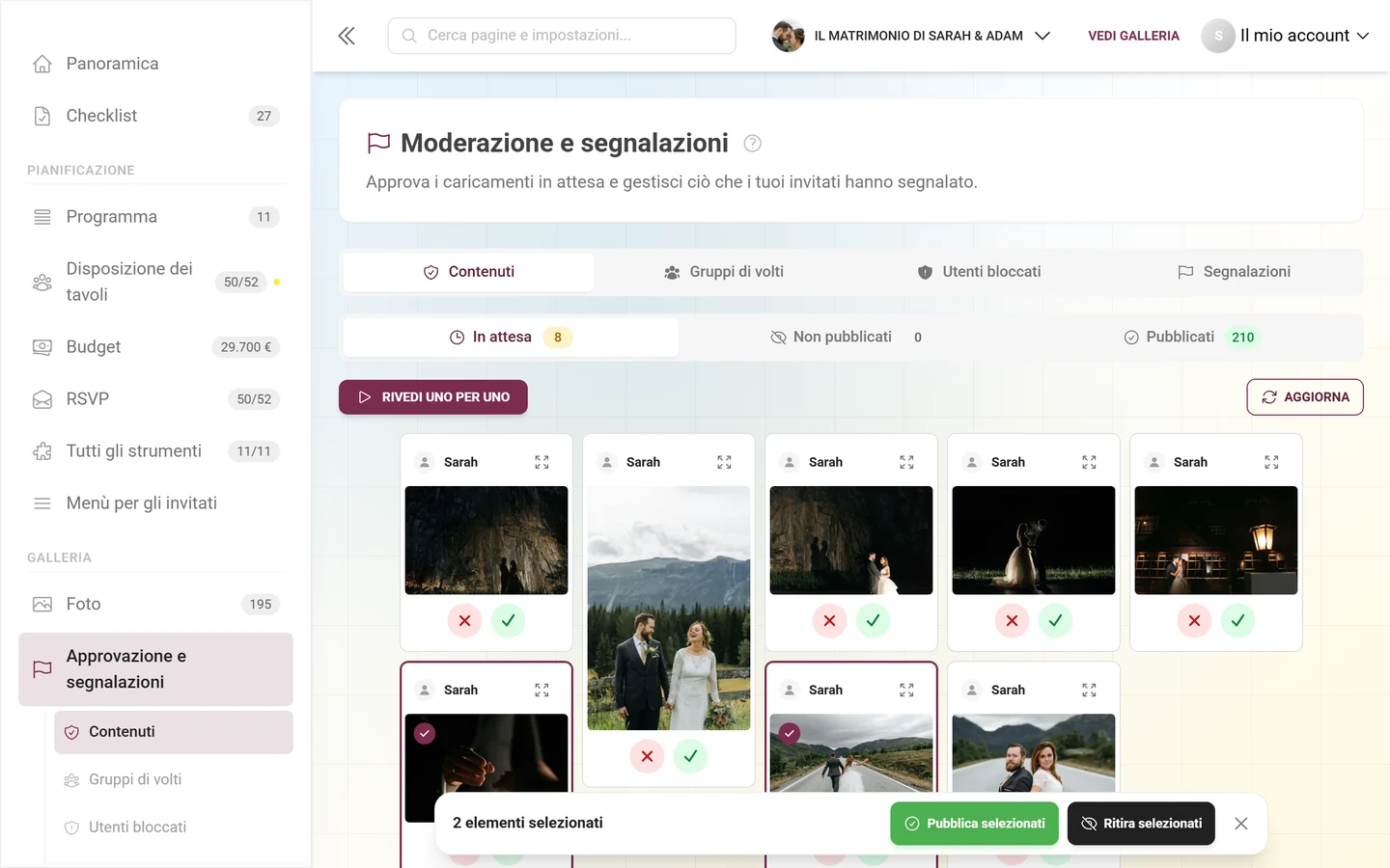 Due schede selezionate con anello di selezione e la barra fluttuante con Pubblica selezionati, Ritira selezionati e la X per deselezionare