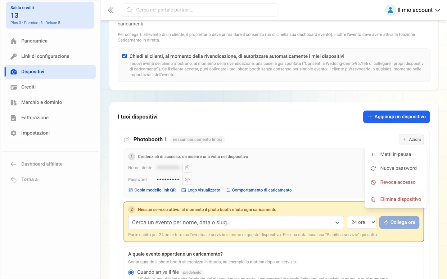 Menu Azioni aperto con Metti in pausa, Nuova password, Revoca accesso ed Elimina dispositivo