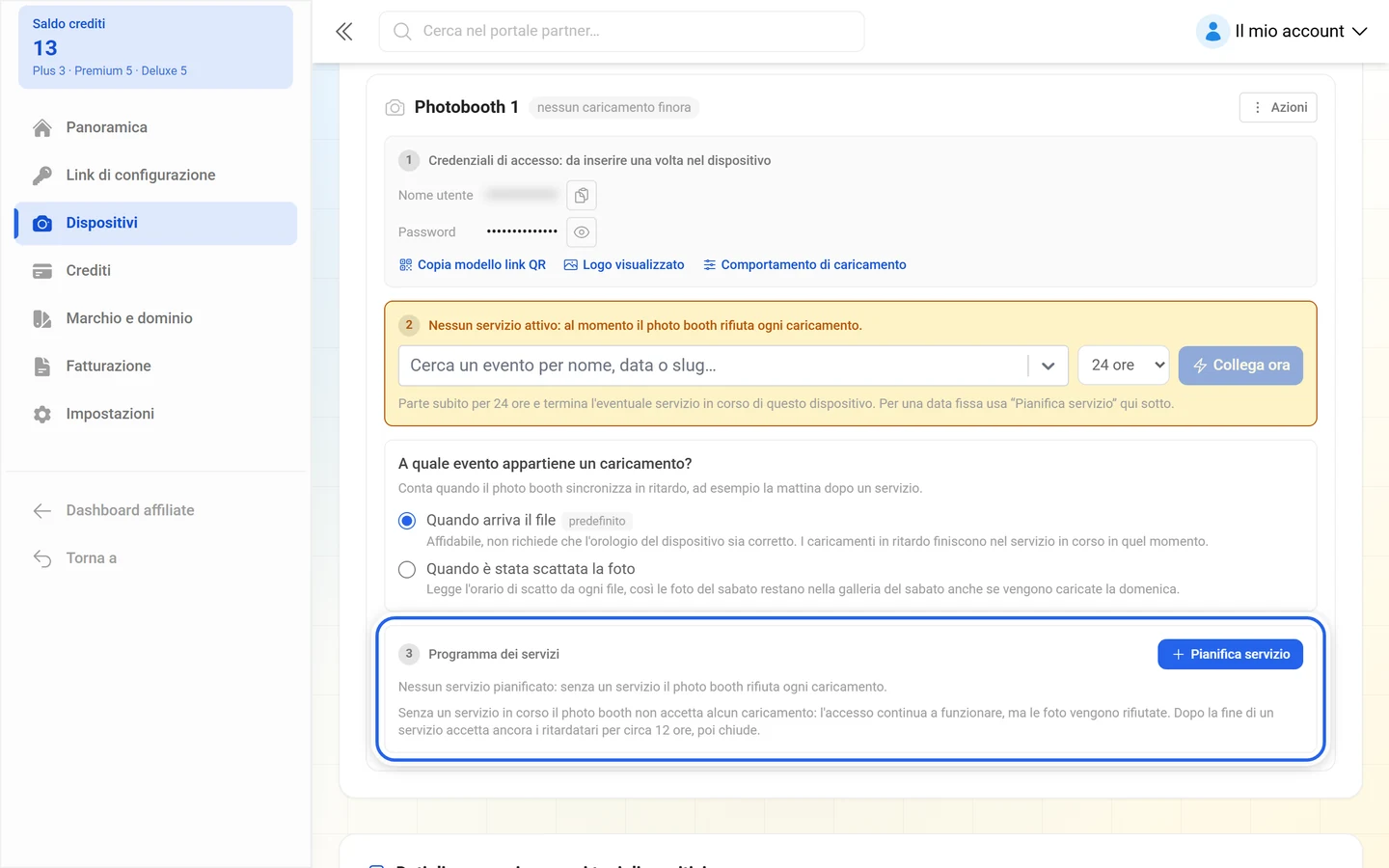 Sezione 3 della scheda dispositivo con il programma dei servizi e il pulsante Pianifica servizio
