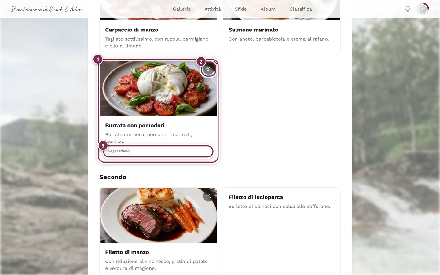 Primo piano di una scheda piatto con foto, lente d'ingrandimento e l'etichetta vegetariano