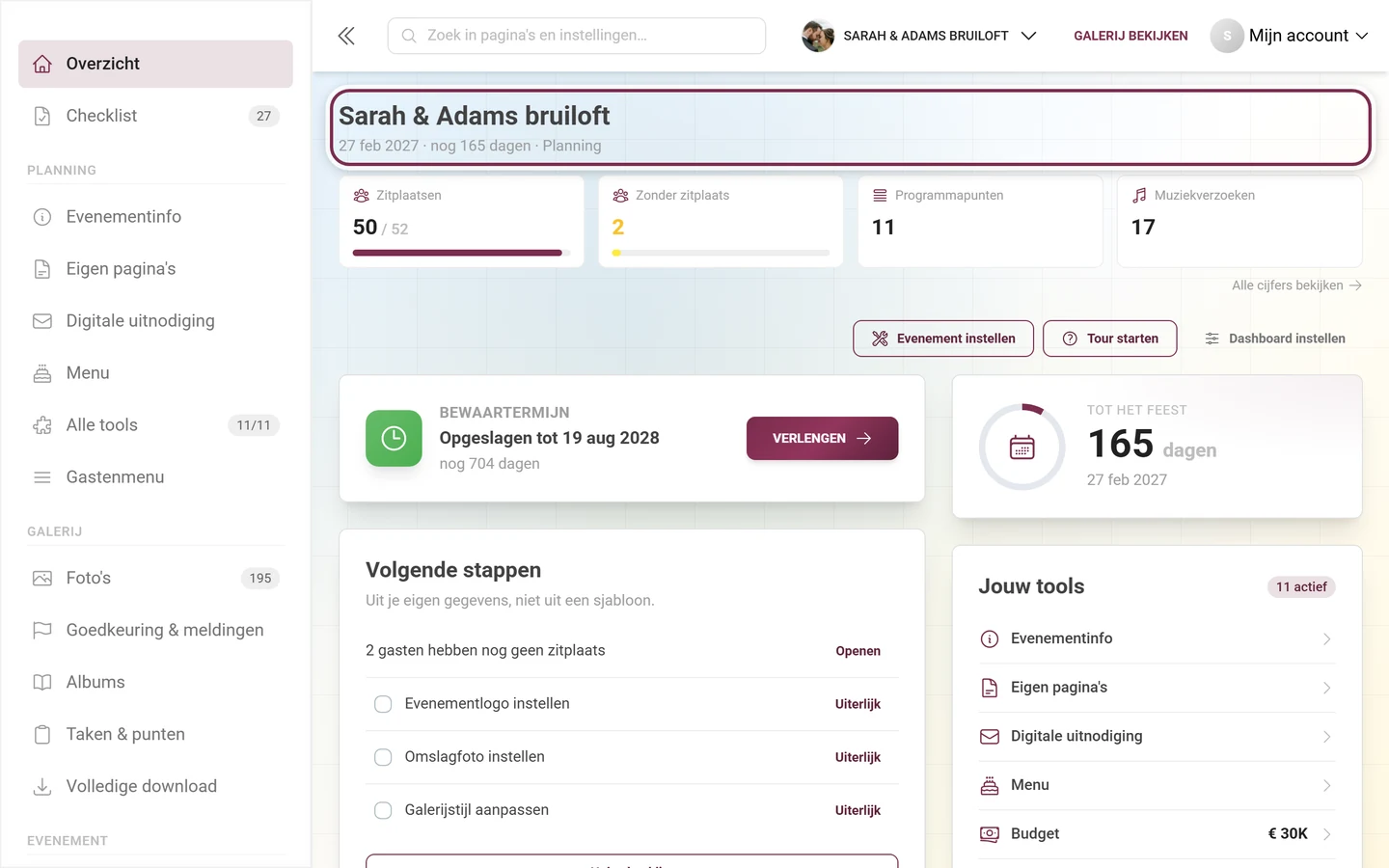 Kopgedeelte van het dashboard met eventnaam en de regel met datum, resterende looptijd en fase
