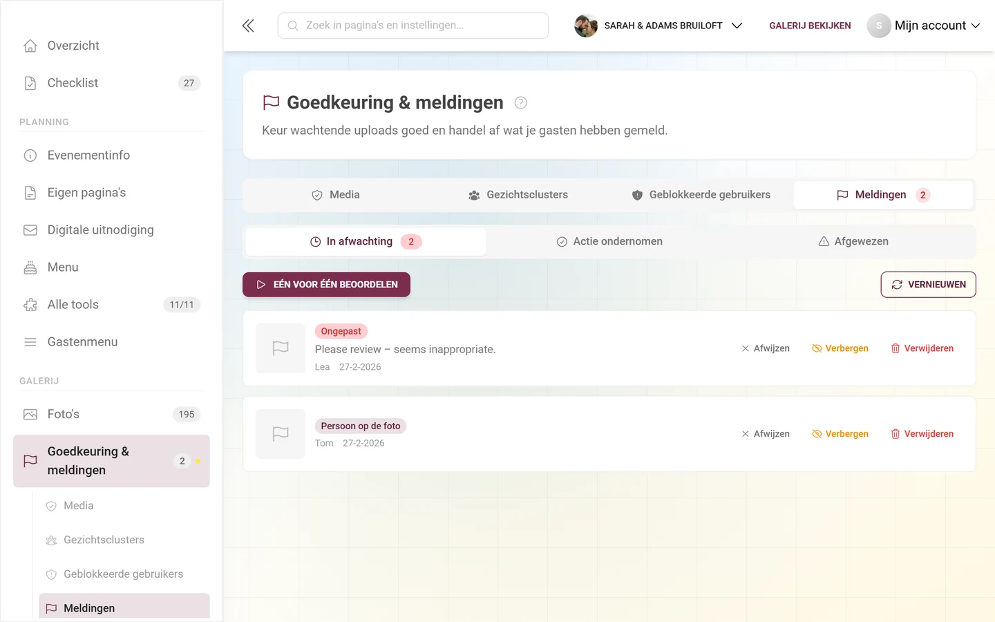 Tabblad Meldingen met gemelde content, redenbadges en de acties Afwijzen, Verbergen en Verwijderen