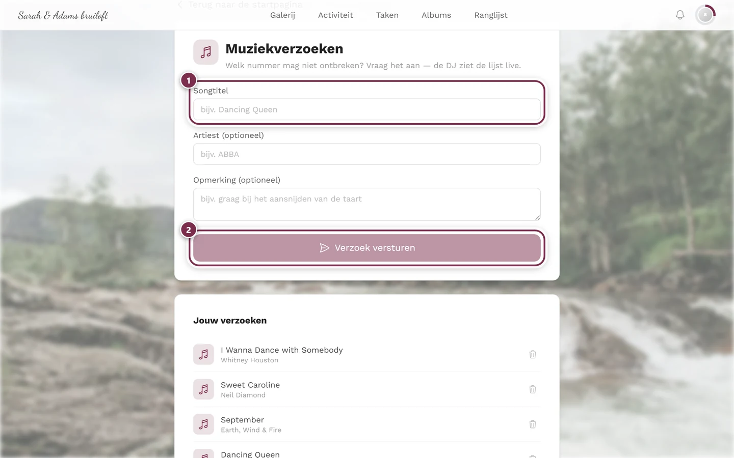 Verzoekformulier vanuit gastperspectief met genummerde cirkels rond songtitel en versturen