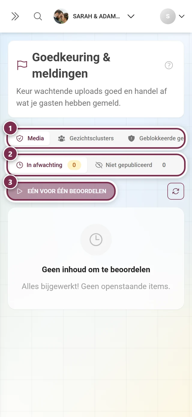 Pagina Goedkeuring en meldingen in het adminportaal met de tabbladen Media, Geblokkeerde gebruikers en Meldingen