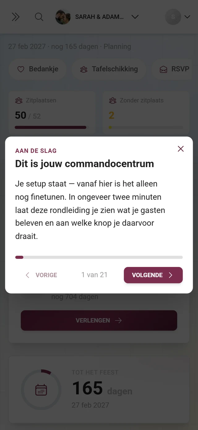 Een stap van de rondleiding met hoofdstukregel, titel, tekst en de aanduiding X van Y
