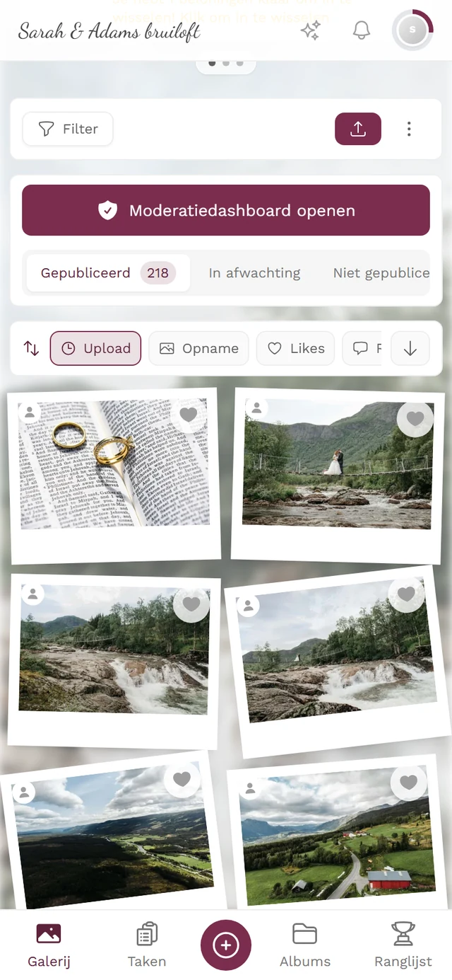 Galerij met de kaart Moderatiepaneel tussen filterbalk en fotoraster, met de tabbladen Gepubliceerd, In afwachting en Niet gepubliceerd