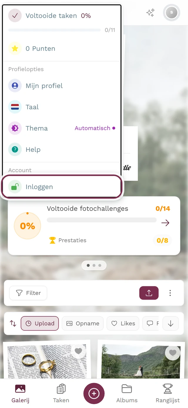 Profielmenu rechtsboven geopend, de optie Aanmelden is gemarkeerd