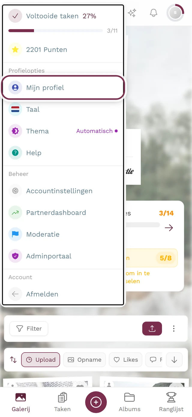 Profielmenu rechtsboven geopend, met het item Mijn profiel gemarkeerd